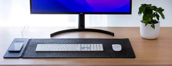 Reversible Wireless Fast Charging Desktop Mat for Smartphones and Earbuds - Image 2