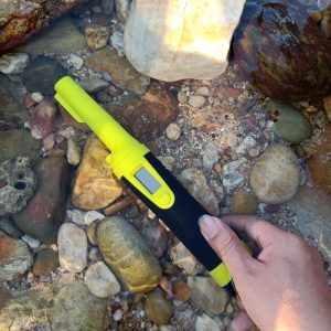 Waterproof Handheld Metal Detector with Lcd Display - Fluorescent Green - Image 4