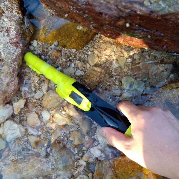 Waterproof Handheld Metal Detector with Lcd Display - Fluorescent Green - Image 6