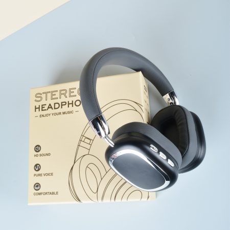Black Comfortable Bluetooth Over-Ear Headphones - Soft Earmuffs, Foldable Design, Stereo Sound